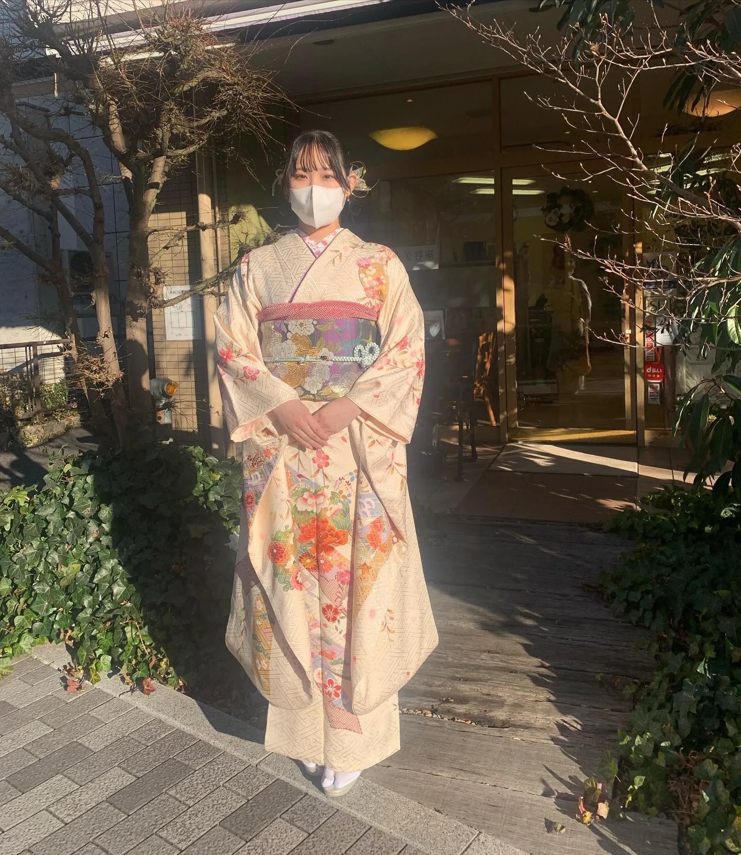 本日、振袖のお着付けをさせてい...